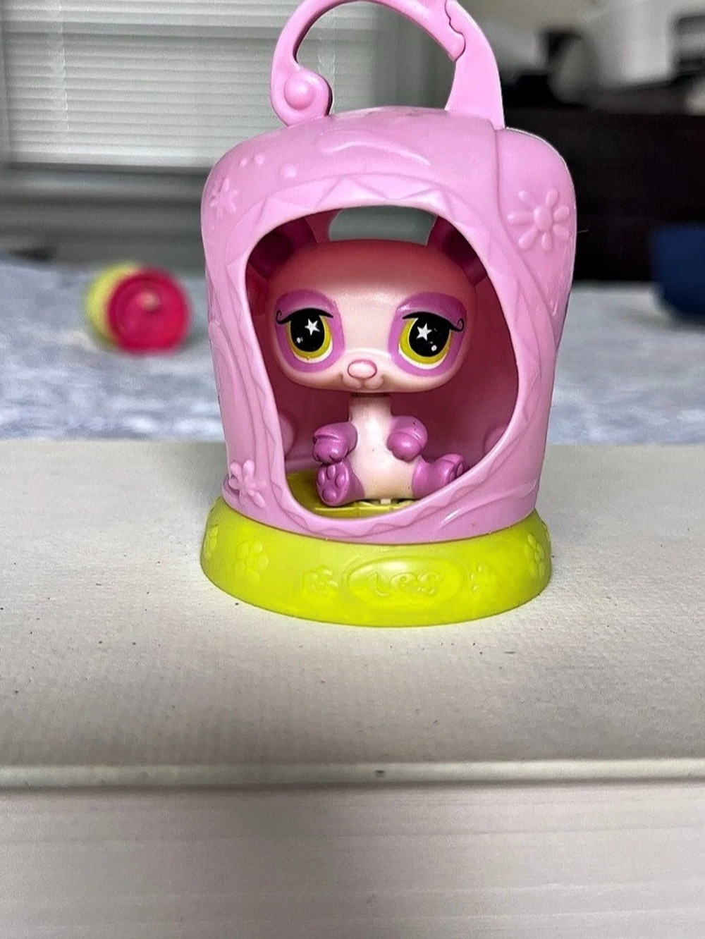 Hasbro Littlest Pet Shop Pink Carrier with Figure